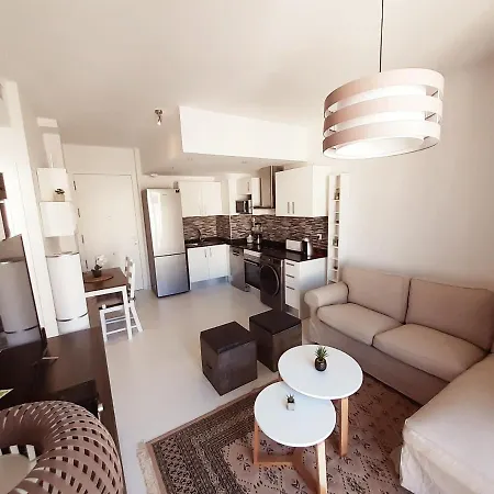 Luxury Beach In Center *